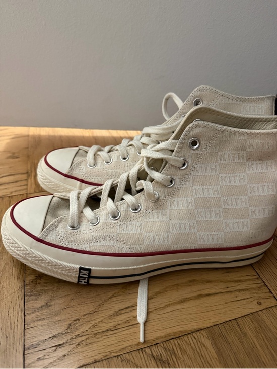 Kith Shoes - Kith High-Top Canvas converse Sneakers in Off-White with Red Trim